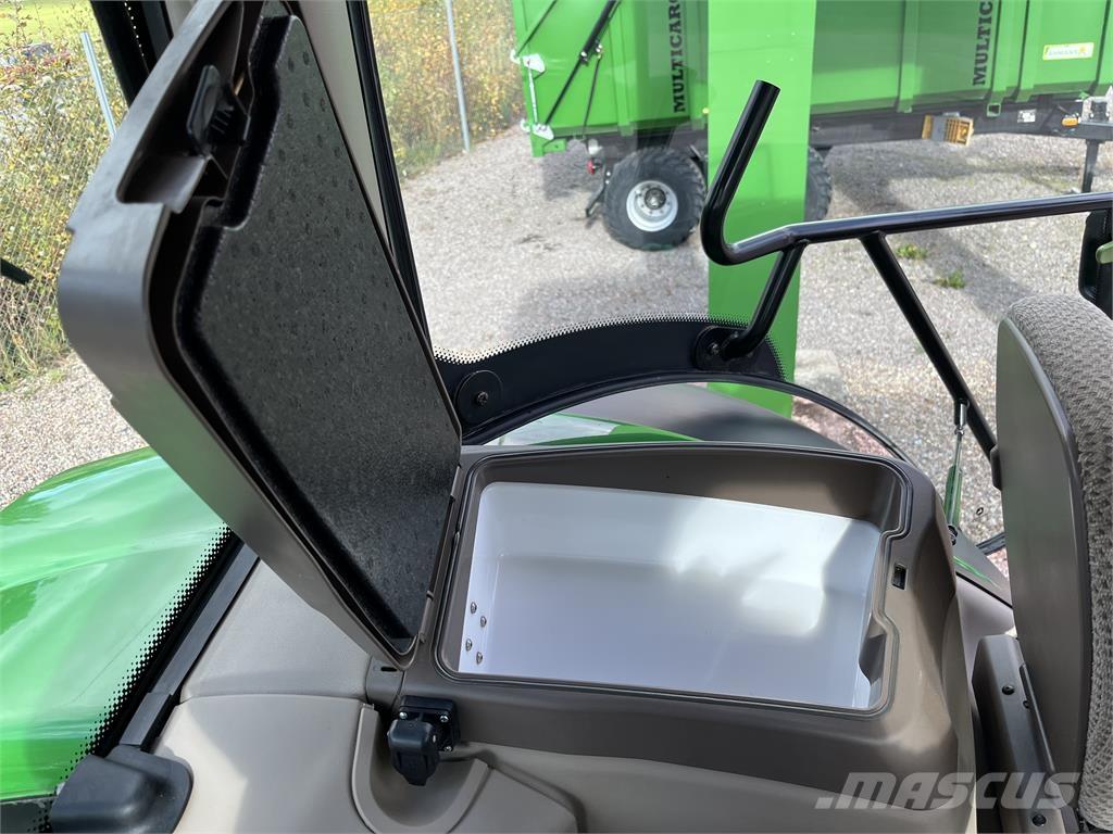 John Deere 6215R 曳引機