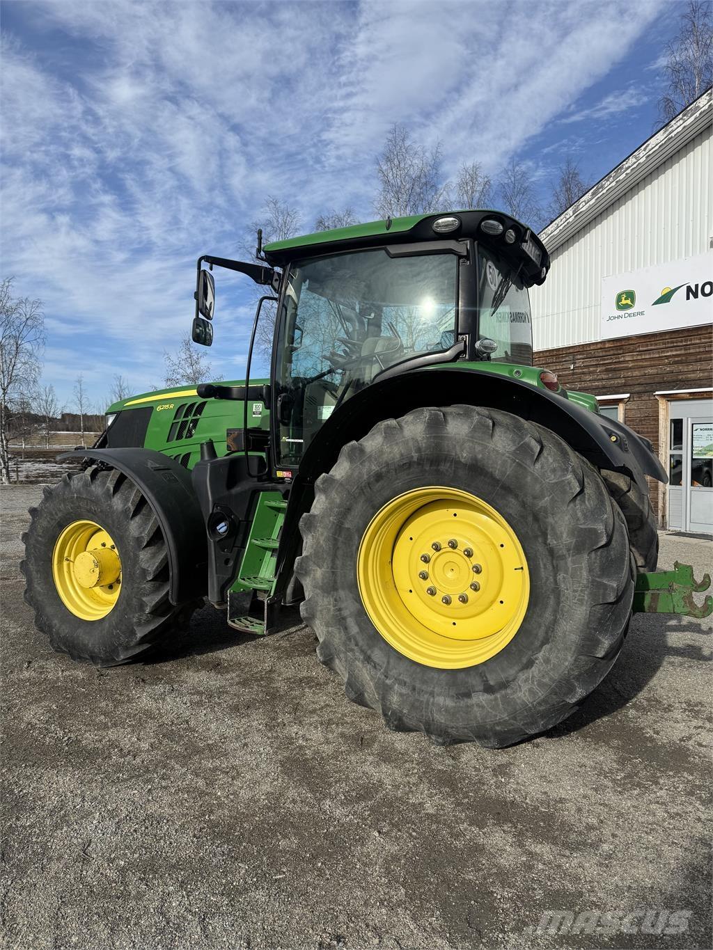 John Deere 6215R 曳引機
