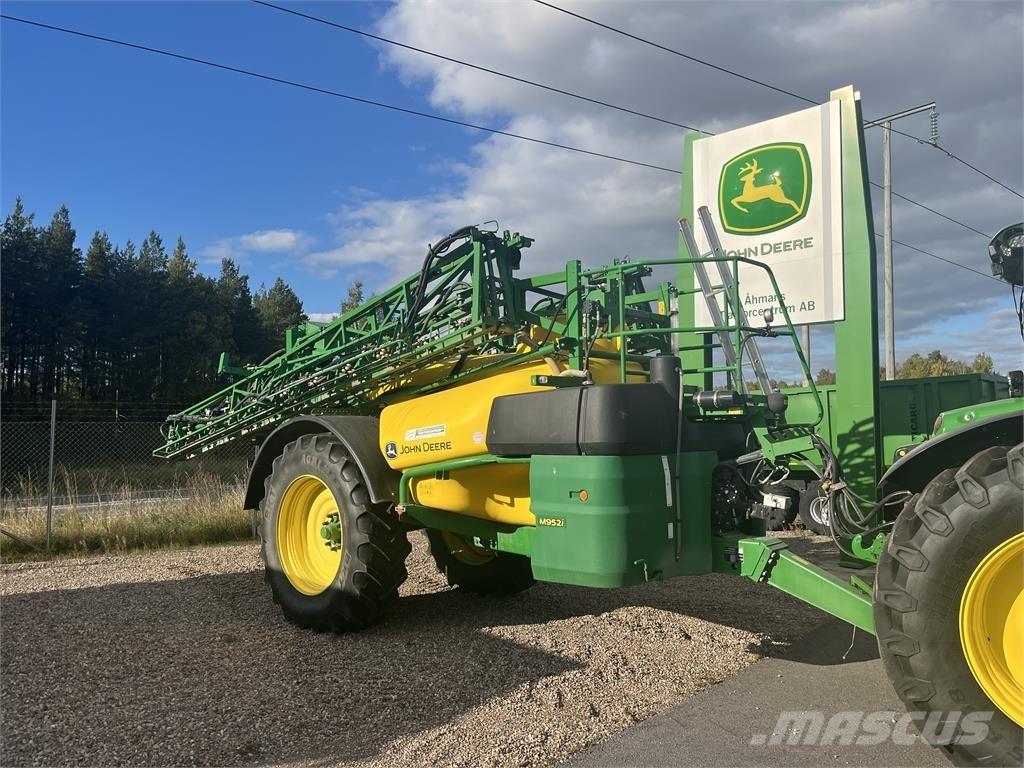 John Deere M952 牽引式噴霧機