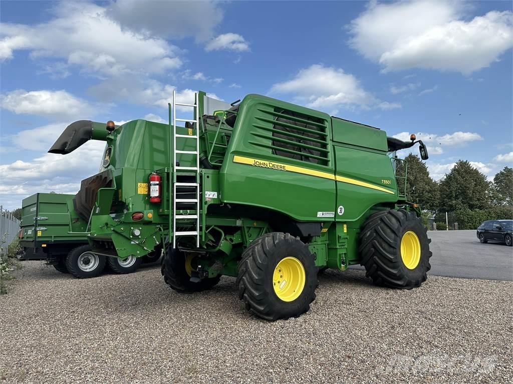 John Deere T550 聯合收穫機
