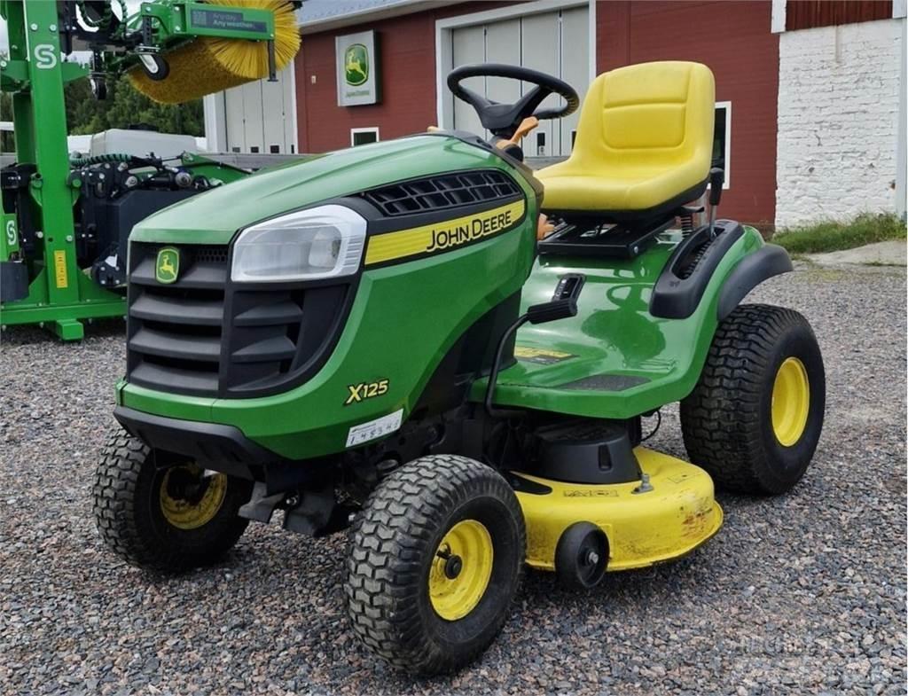 John Deere X125 騎乘式割草機