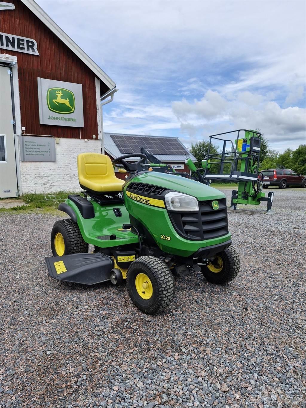 John Deere X125 騎乘式割草機