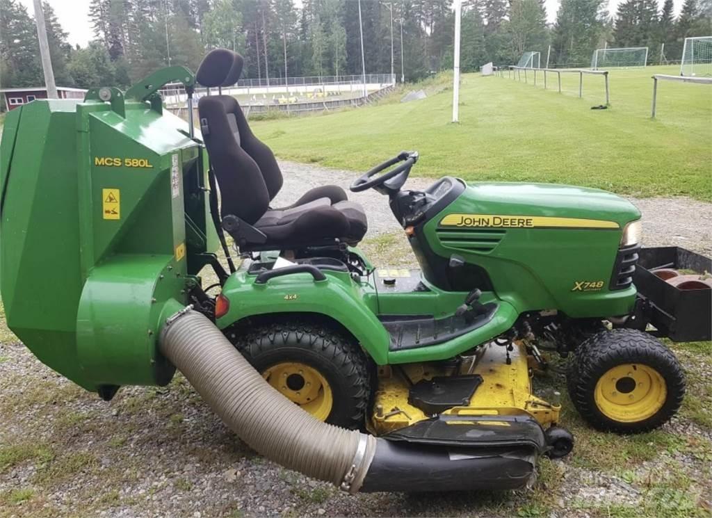 John Deere x748 騎乘式割草機