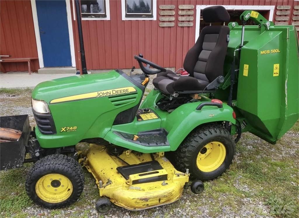 John Deere x748 騎乘式割草機