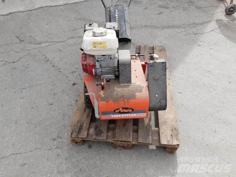  KANTSKÄRARE ARIENS 動力耙和旋轉式耕耘機