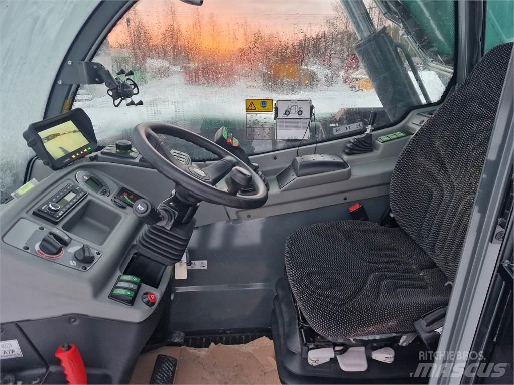 Kramer KT 276 伸縮臂操作車