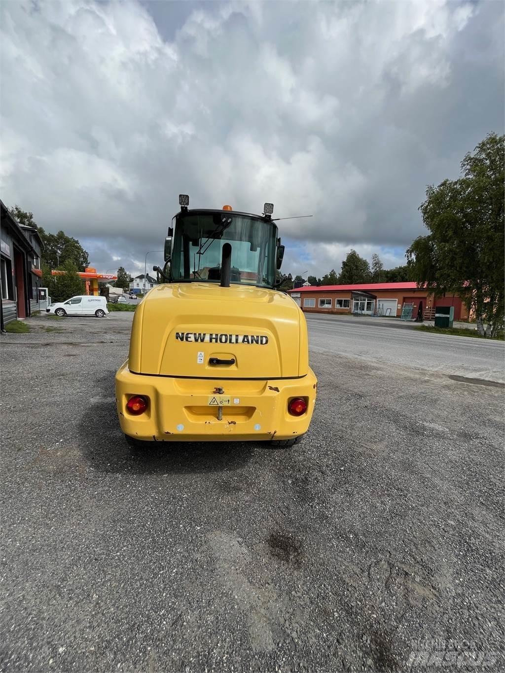 New Holland W70C 輪胎式裝載機