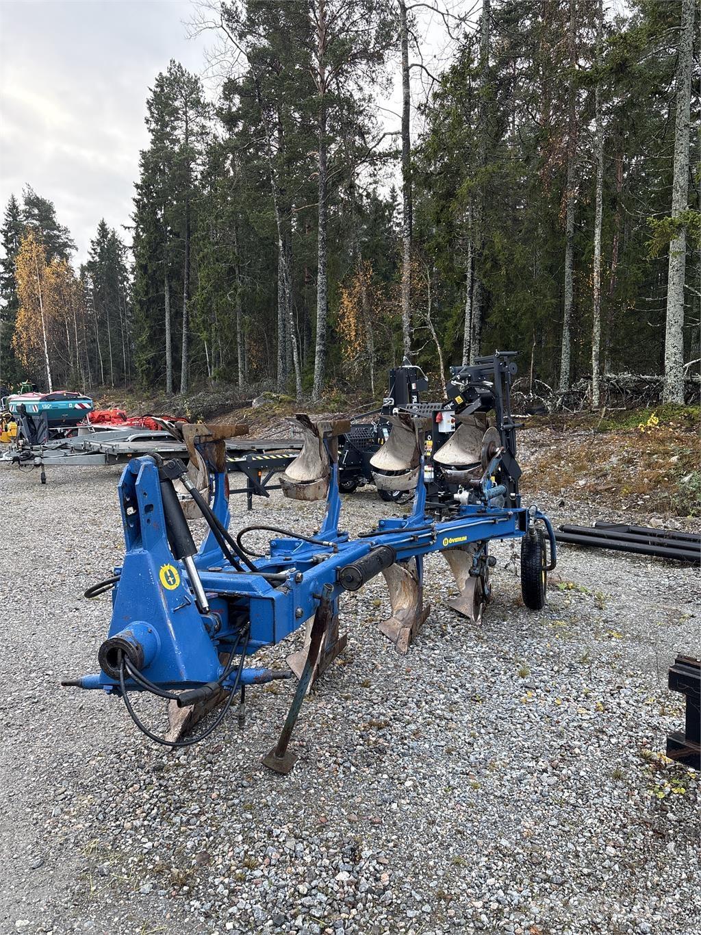 Överum CV 498 H 雙向犁