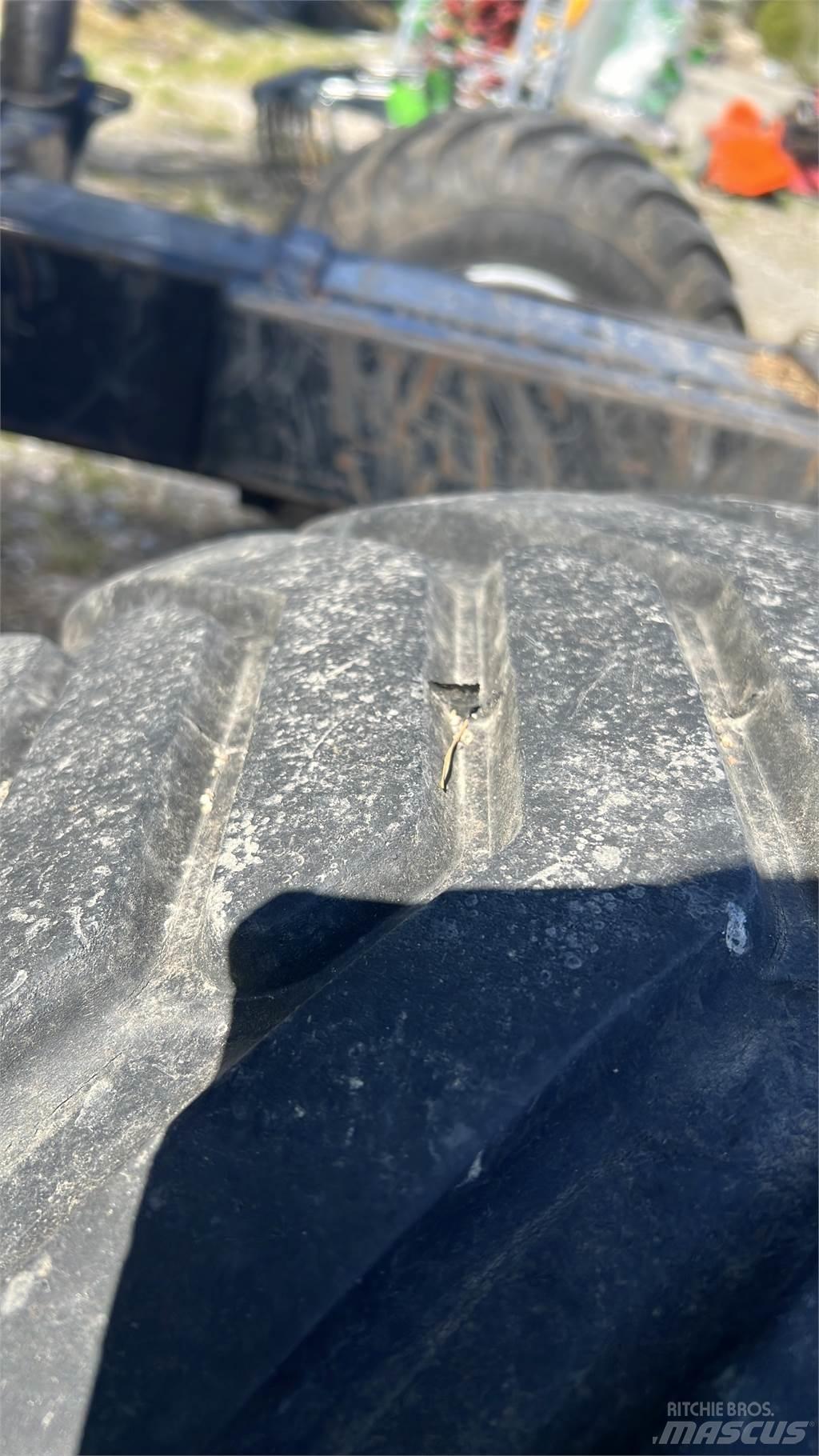 Palms 9S 林業拖車