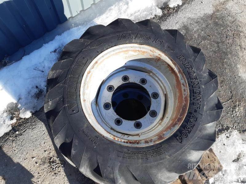  TRAKTOR HJUL 10,5/80-18 輪胎、車輪和輪圈