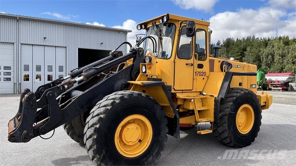 Volvo L90 LASTMASKIN 輪胎式裝載機