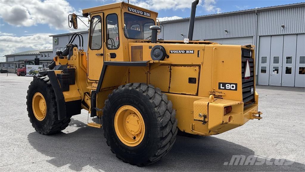 Volvo L90 LASTMASKIN 輪胎式裝載機