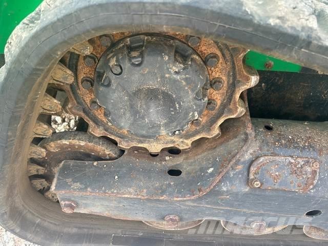 Bobcat T595 滑移轉向裝載機