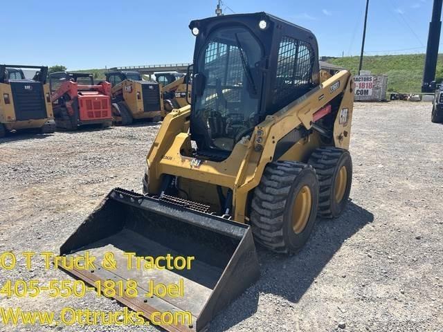 CAT 236D3 輪胎、車輪和輪圈