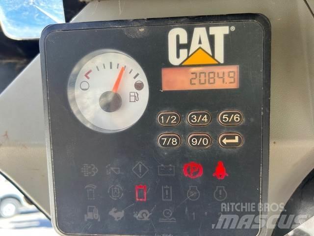 CAT 239D 滑移轉向裝載機