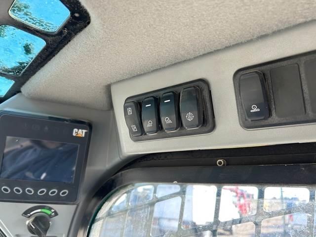 CAT 259D3 滑移轉向裝載機