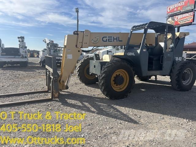 Gehl RS8-42 伸縮臂操作車