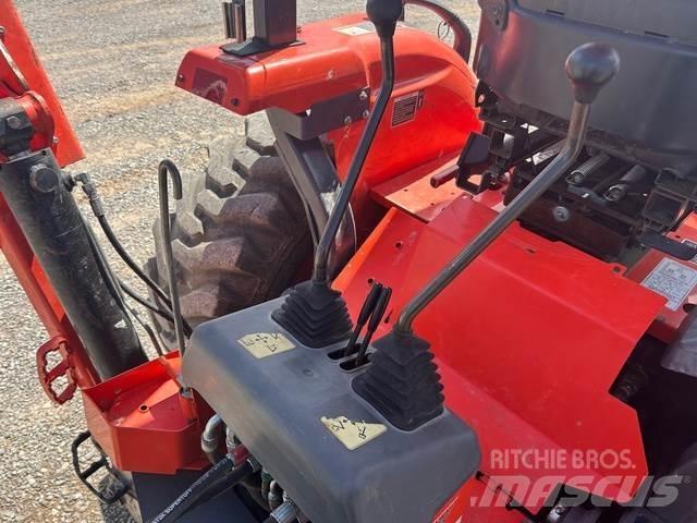 Kubota L47 反鏟裝載機