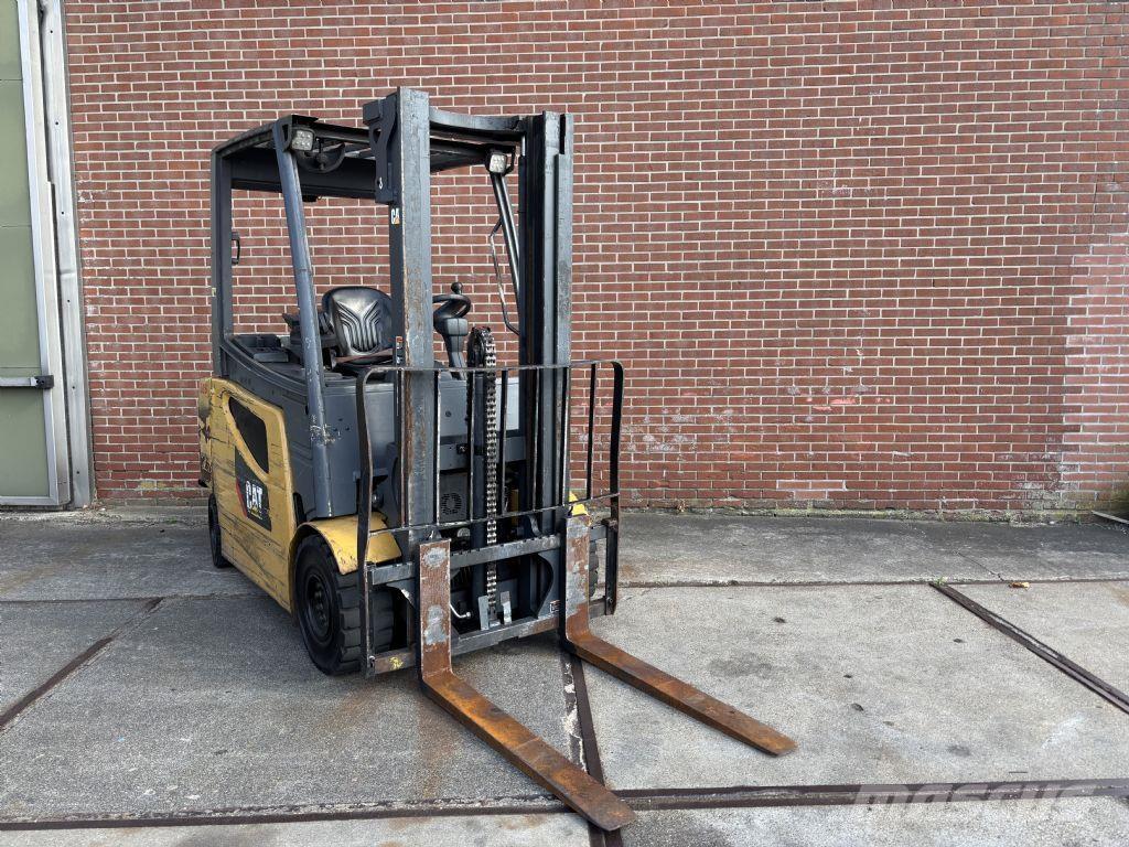 CAT 2EPC5000 電動堆高機