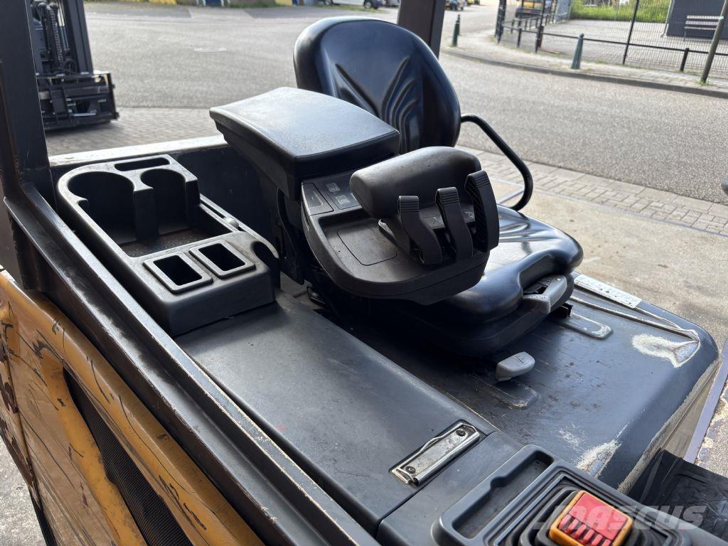 CAT 2EPC5000 電動堆高機