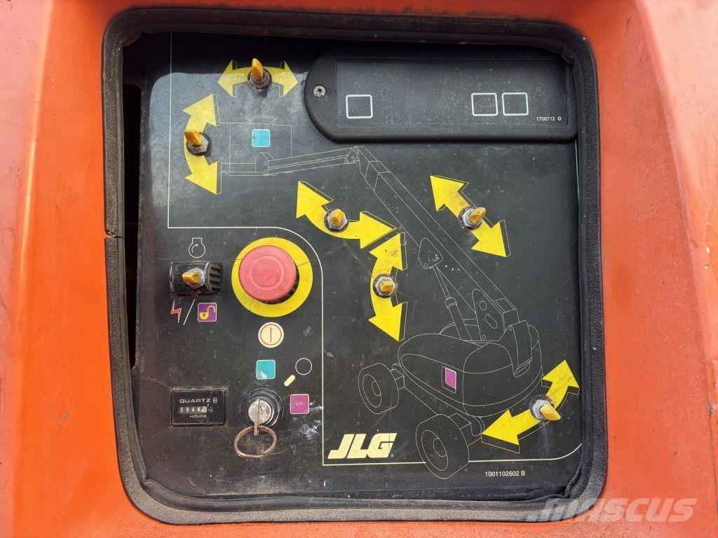 JLG 660 SJ 曲臂高空作業車