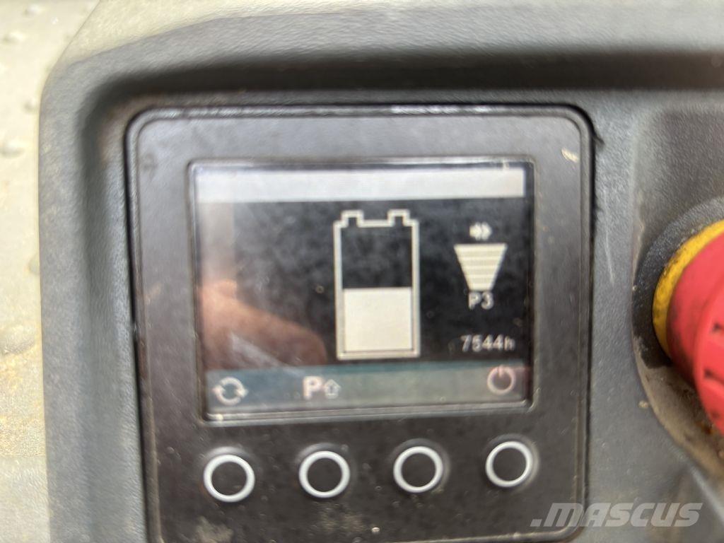 Jungheinrich ECE230 自走式堆積機