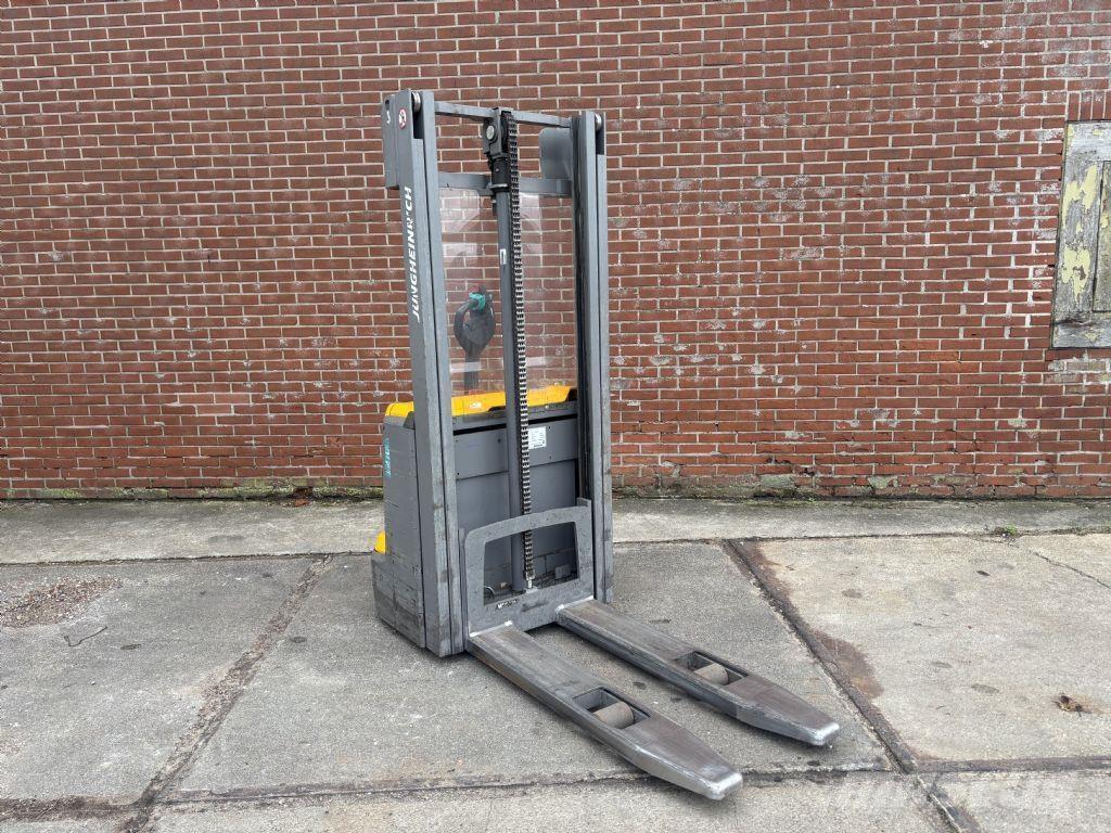 Jungheinrich EJC 112 行走控制式堆積機