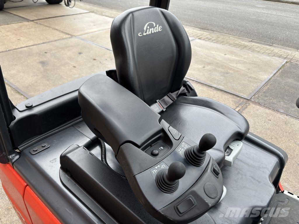 Linde E16L-02 電動堆高機