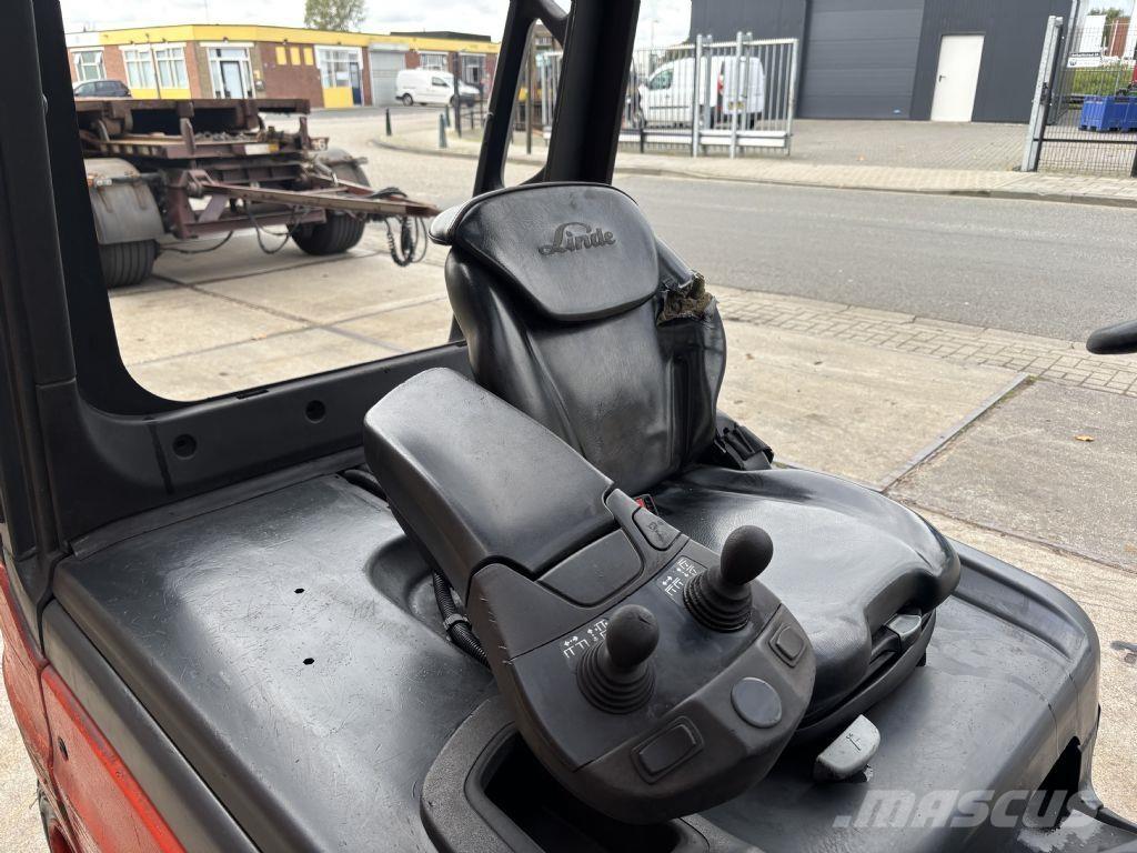 Linde E30L-01 電動堆高機