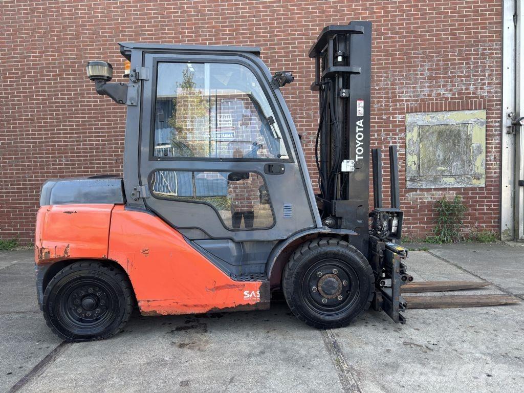 Toyota 40- 8FD40N 柴油卡車