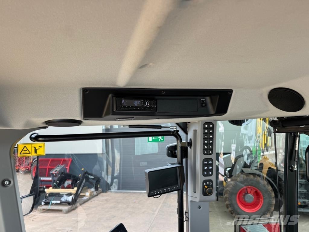 JCB 4220 iCON 曳引機