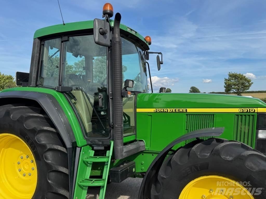 John Deere 6910 曳引機