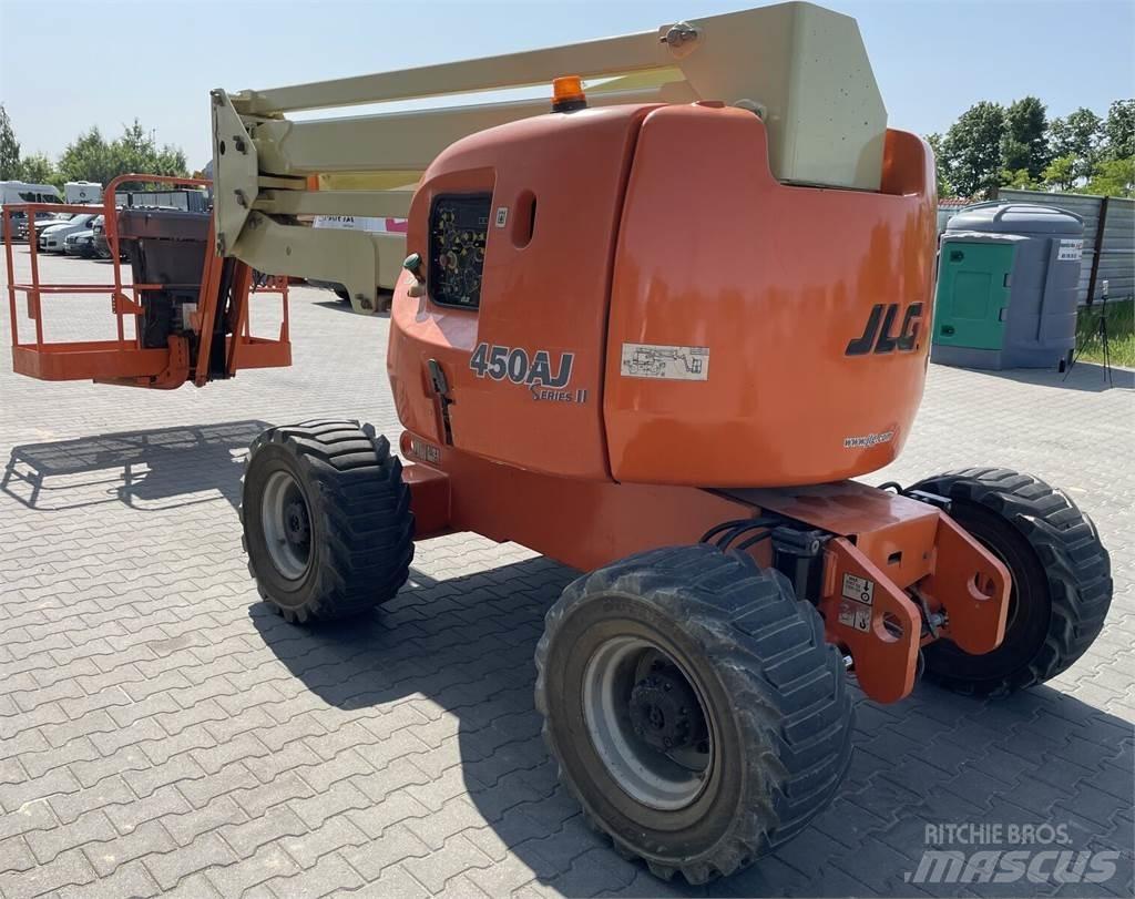 JLG  曲臂高空作業車