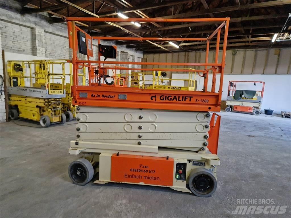 JLG 10 RS 剪式升降機