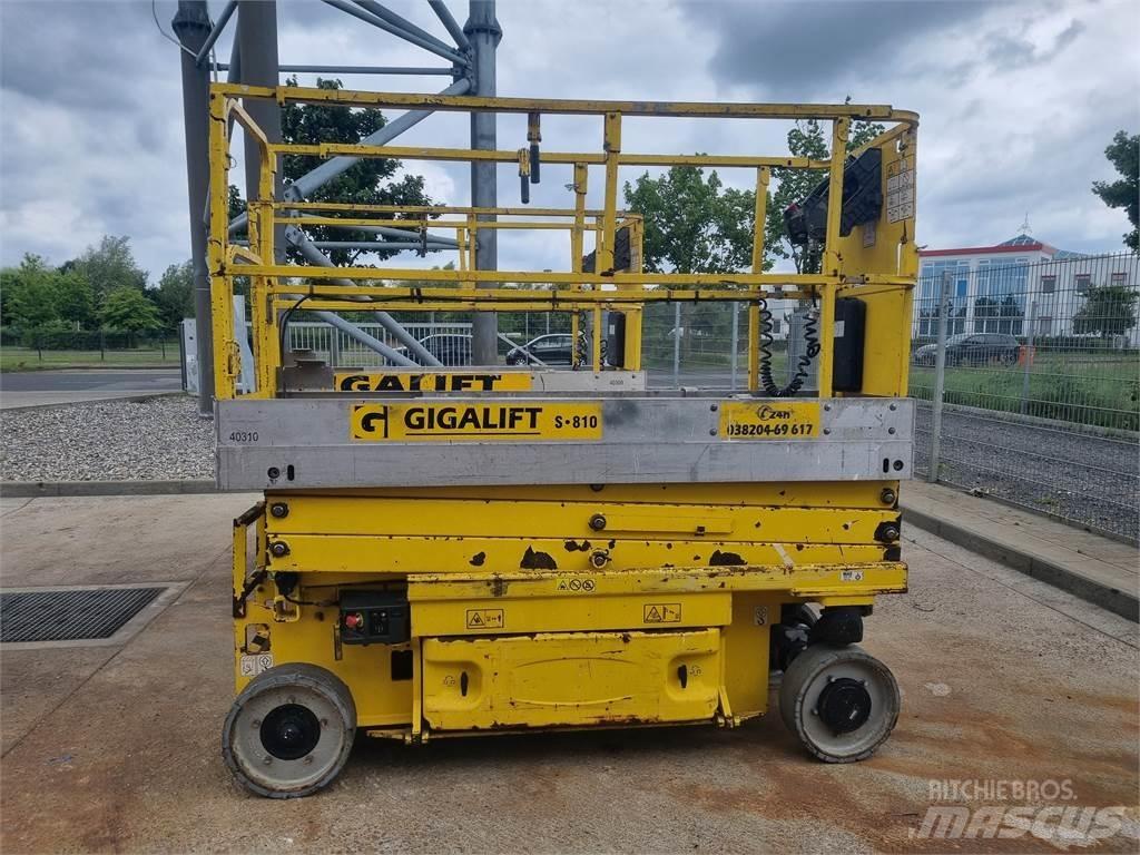 JLG 2030 ES 剪式升降機