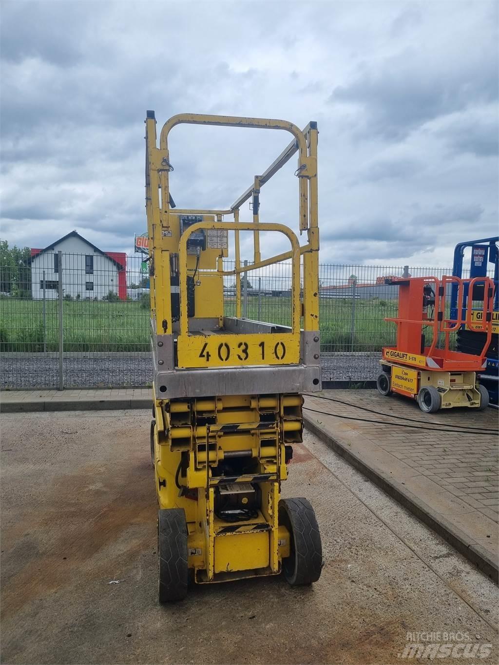 JLG 2030 ES 剪式升降機
