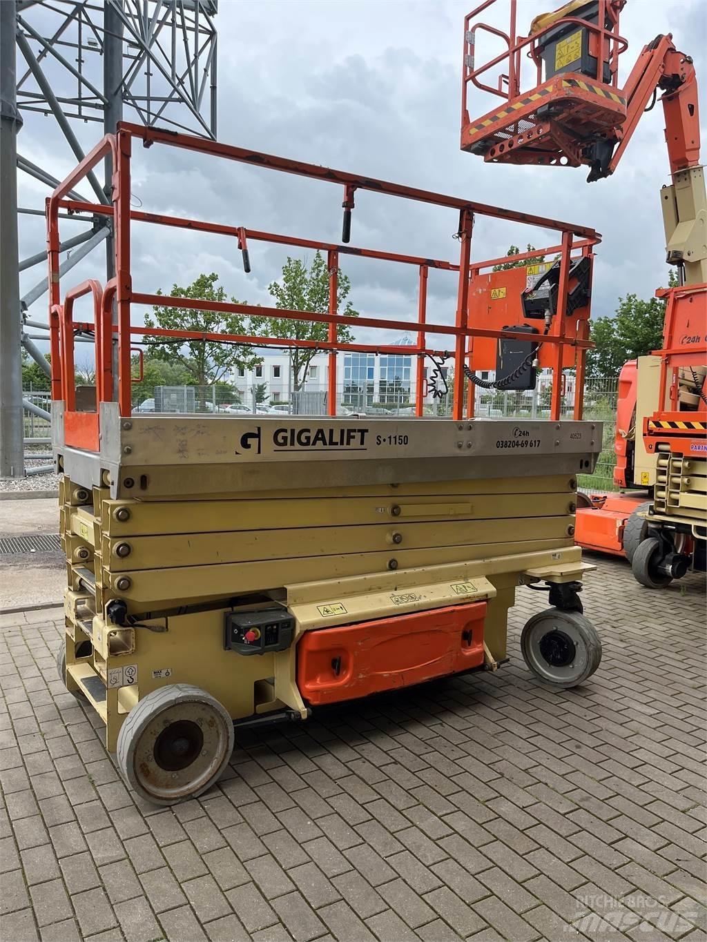 JLG 3246 ES 剪式升降機