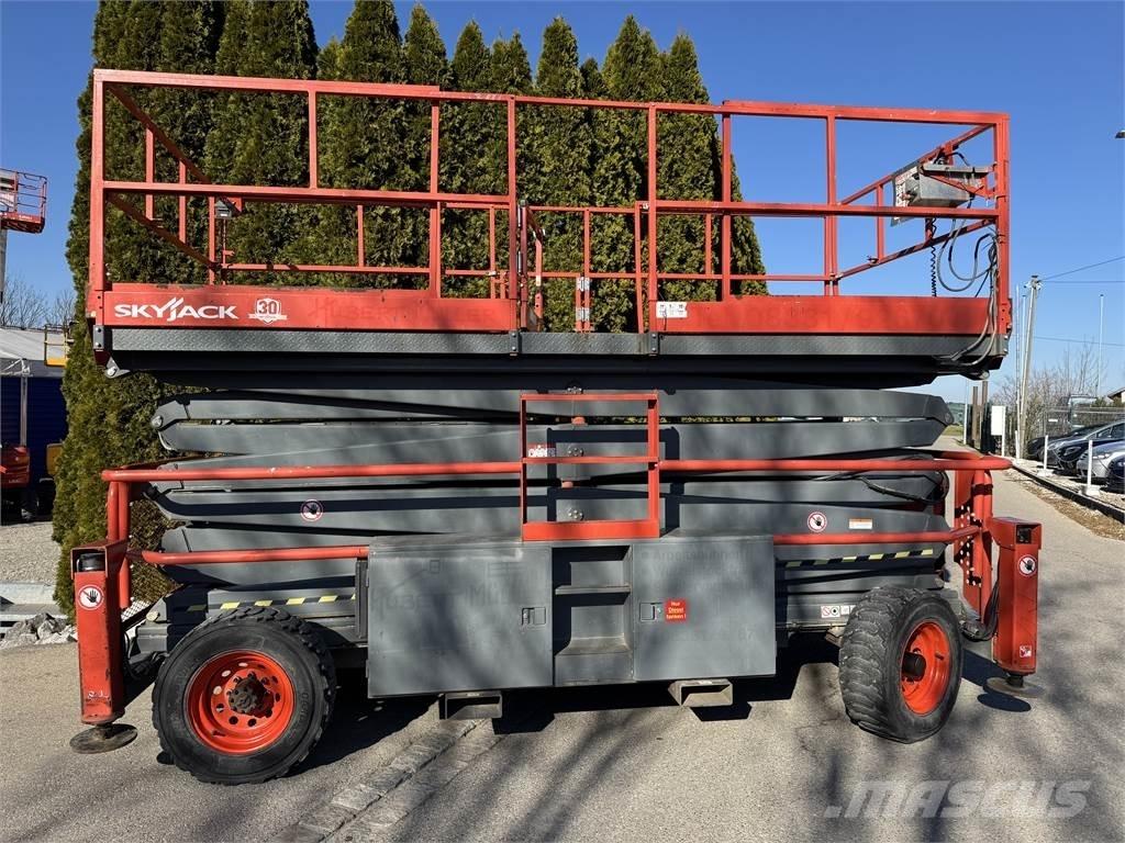 SkyJack SJ9250 剪式升降機