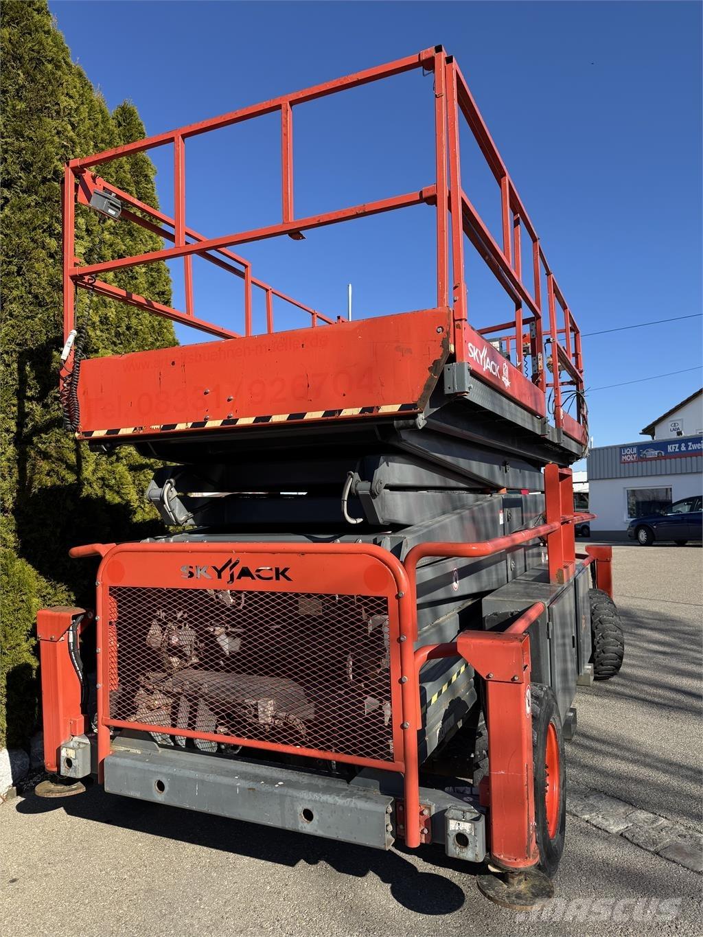 SkyJack SJ9250 剪式升降機