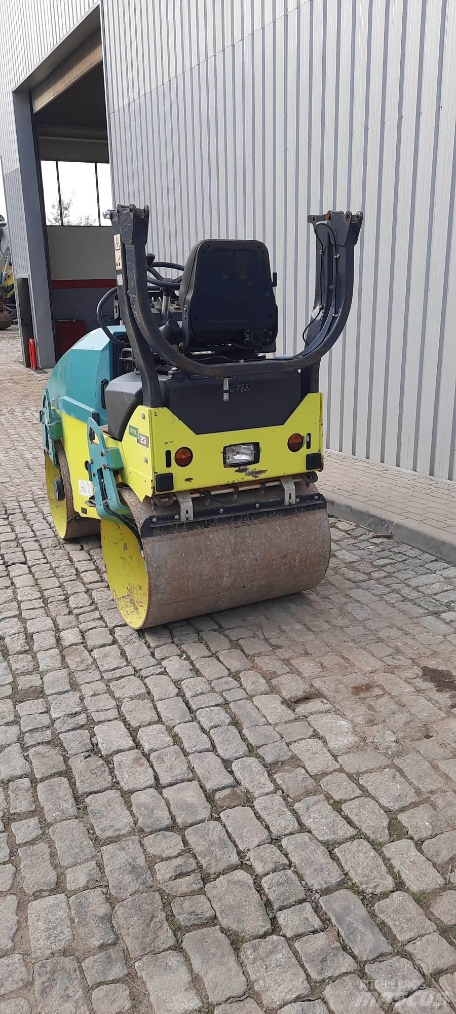Ammann ARX23 雙輪滾壓機