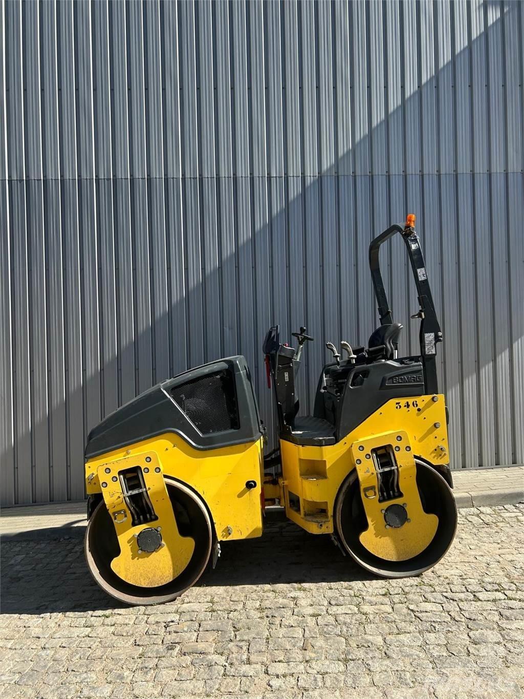Bomag BW138AD-5 雙輪滾壓機