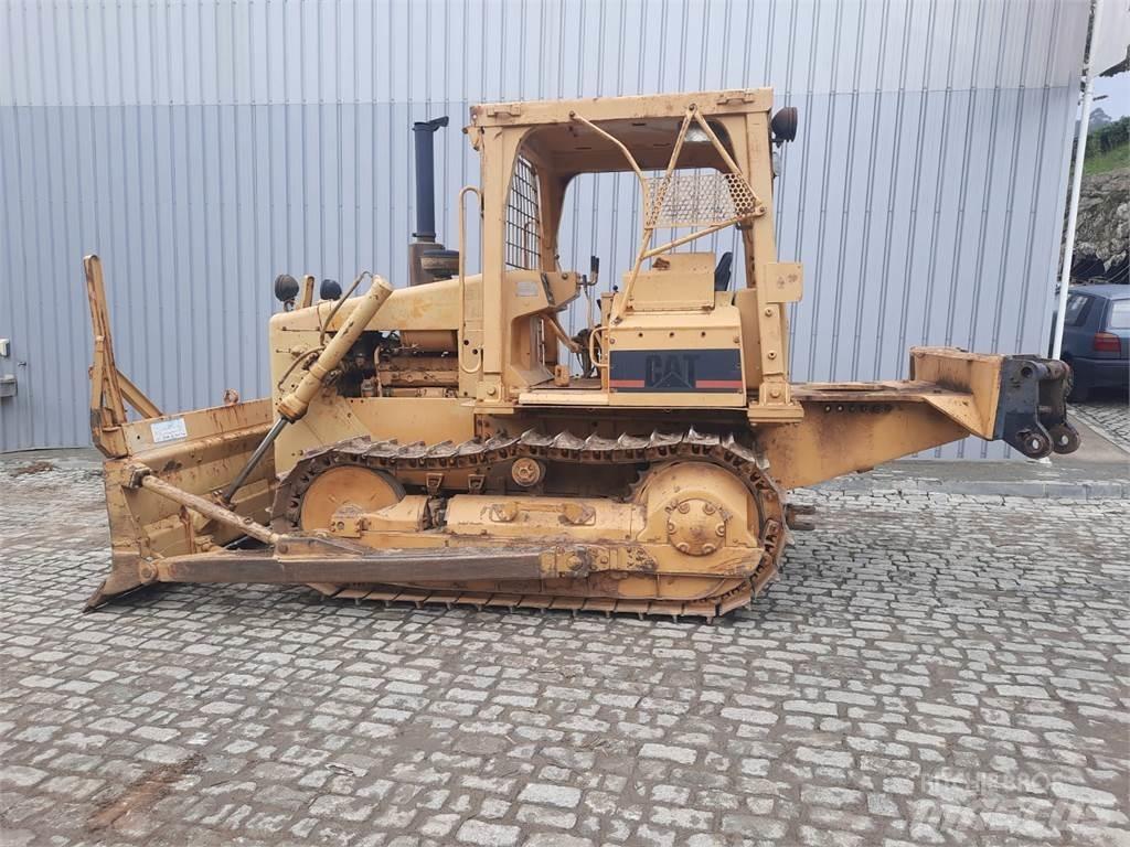 CAT D4E 鋪管推土機