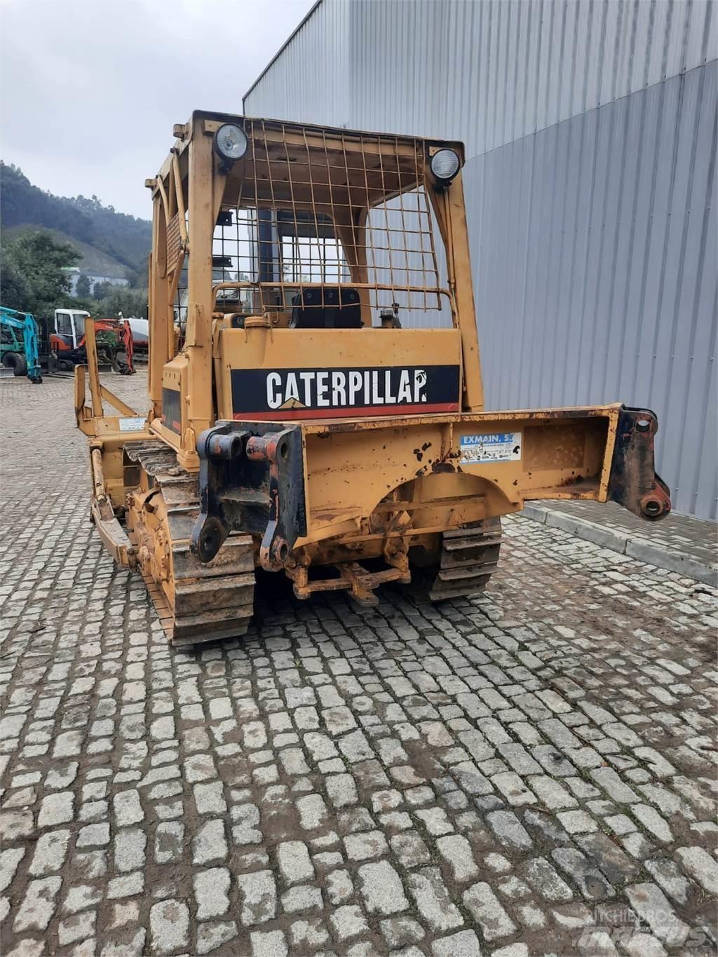 CAT D4E 鋪管推土機
