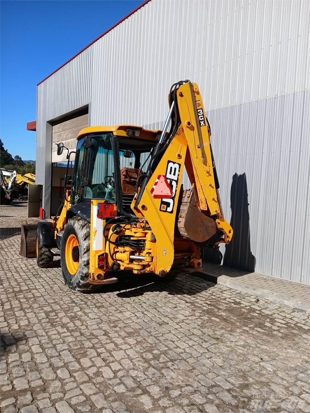 JCB 3CX 反鏟裝載機