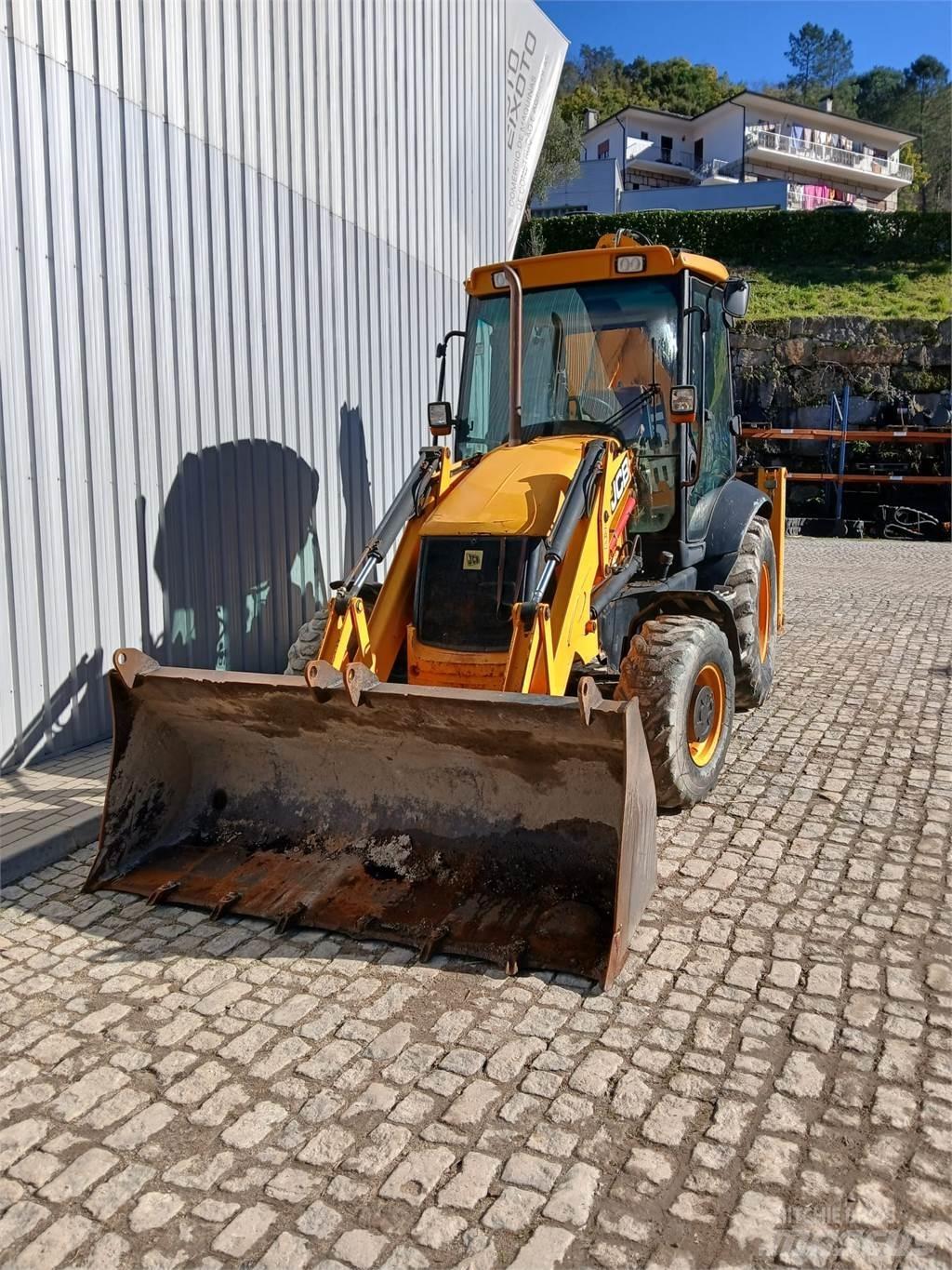 JCB 3CX 反鏟裝載機