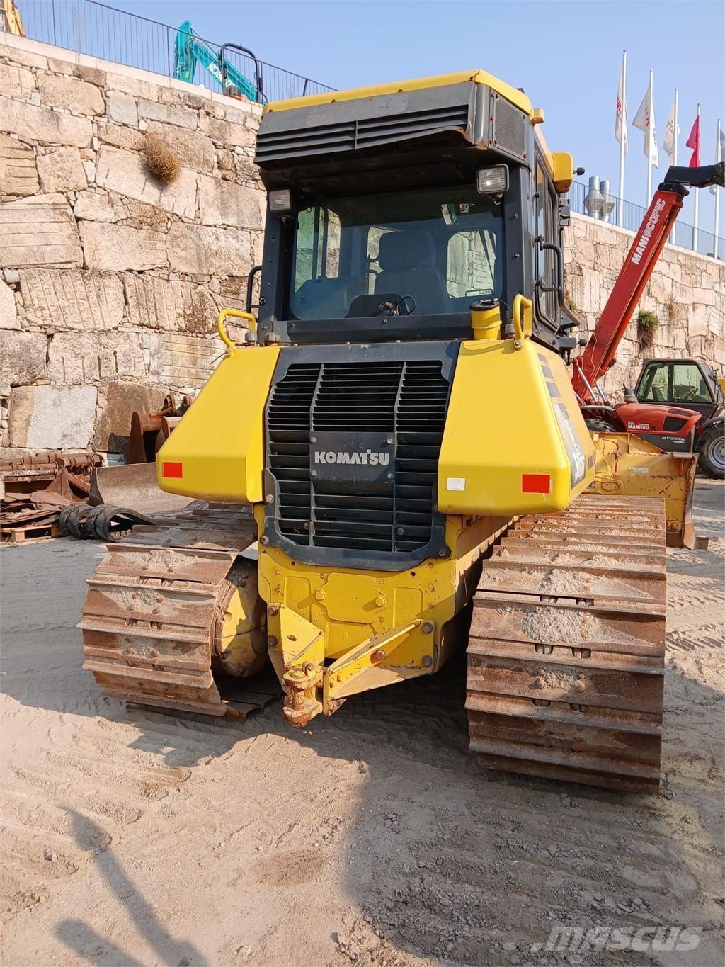Komatsu D51PXI-22 鋪管推土機