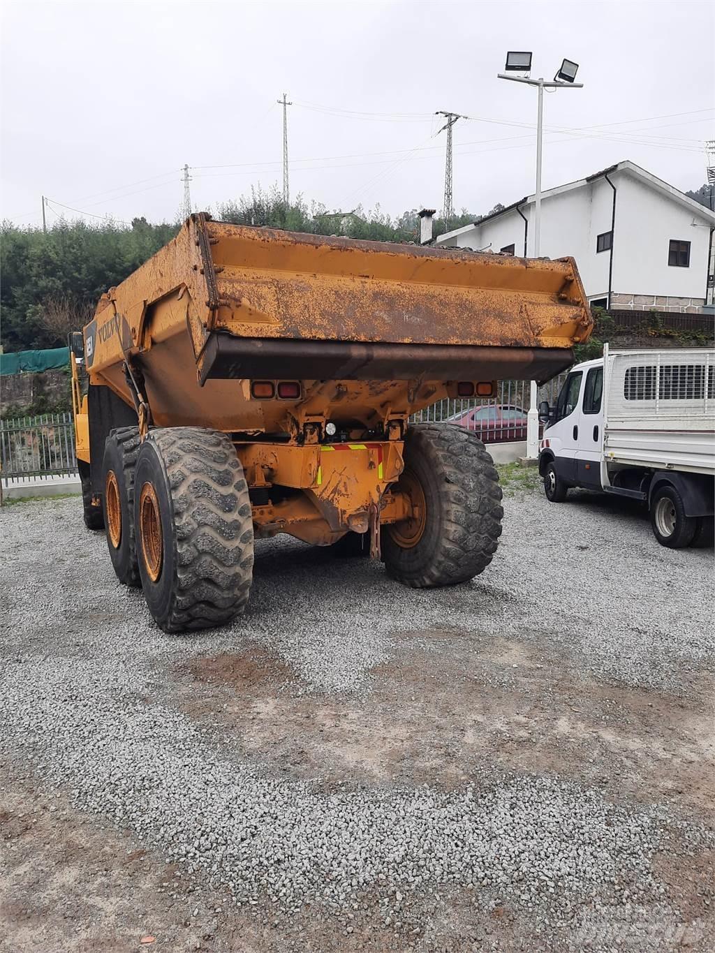 Volvo A25D 側卸礦車