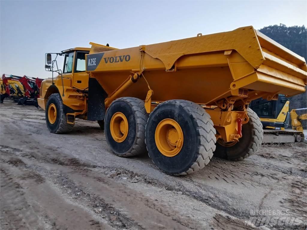 Volvo A25E 側卸礦車