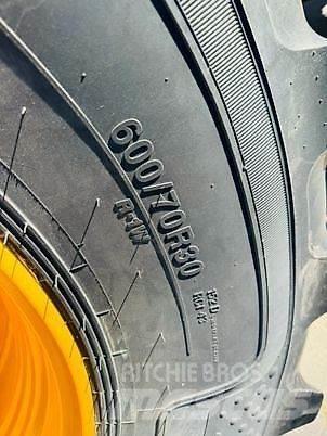 JCB FASTRAC 4220 曳引機