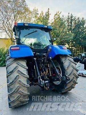 New Holland T7030 曳引機